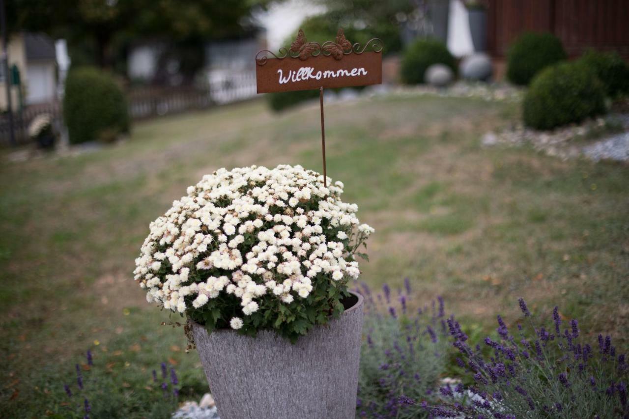 Haus Baerbel Apartamento Geisfeld  Exterior foto